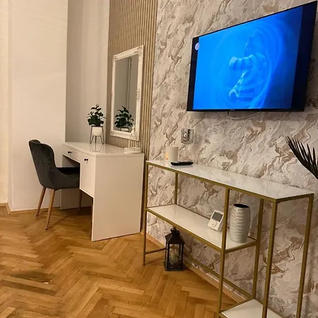 Old Town Apartman Bukarest